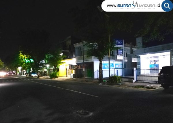 Duet Maut PJU Padam dan Jalan Berlubang di Kota Sumenep 6 Duet Maut PJU Padam dan Jalan Berlubang di Kota Sumenep