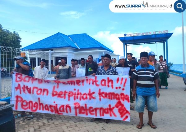 Demo Pedagang Sapi Sapudi Kembali Guncang Kecamatan Gayam 6 Demo Pedagang Sapi Sapudi Kembali Guncang Kecamatan Gayam