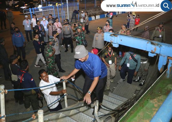 Cerita Dibalik Safari Kepulauan Bupati Sumenep dengan KM DBS 3 6 Cerita Dibalik Safari Kepulauan Bupati Sumenep dengan KM DBS 3