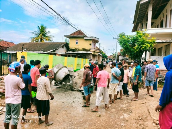 Masyarakat Desa Kalikatak Bergerak Tanpa Menunggu yang Melayani