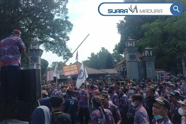 Aksi Perangkat Desa dan Kades Tuntut Kesejahteraan