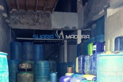 Antiklimaks Penggerebekan BBM Ditreskrimsus Polda Jatim di Pulau Sapudi 3 Antiklimaks Penggerebekan BBM Ditreskrimsus Polda Jatim di Pulau Sapudi