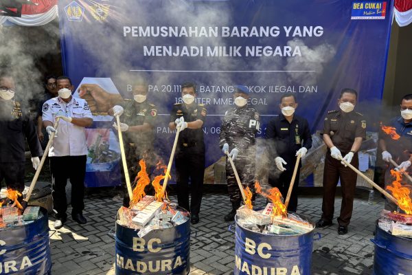 Bea Cukai Madura Musnahkan 20 Juta Batang Rokok: Pelaku Bisa Bayar Denda