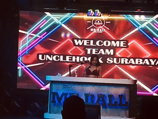 Penampilan DJ di Mr Ball Sumenep.